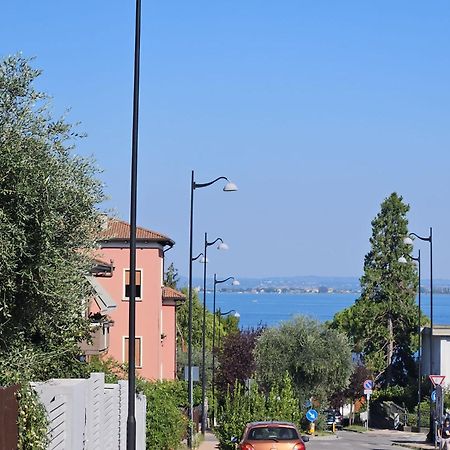 Desenzanino Apartment Twelve Desenzano del Garda Exterior foto